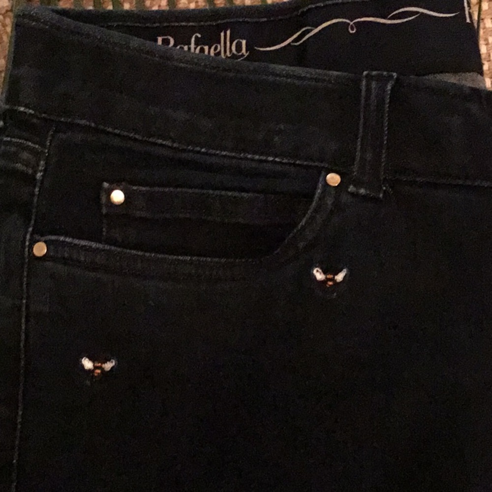 Rafaela Jeans with Embroidered Bees - Slimming